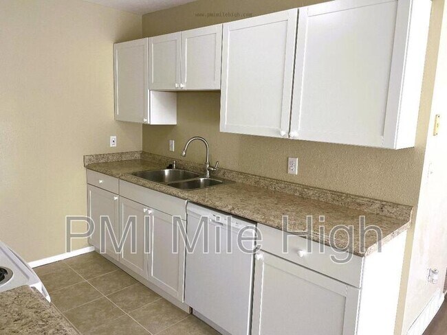 Building Photo - 845 S McKinley Ave