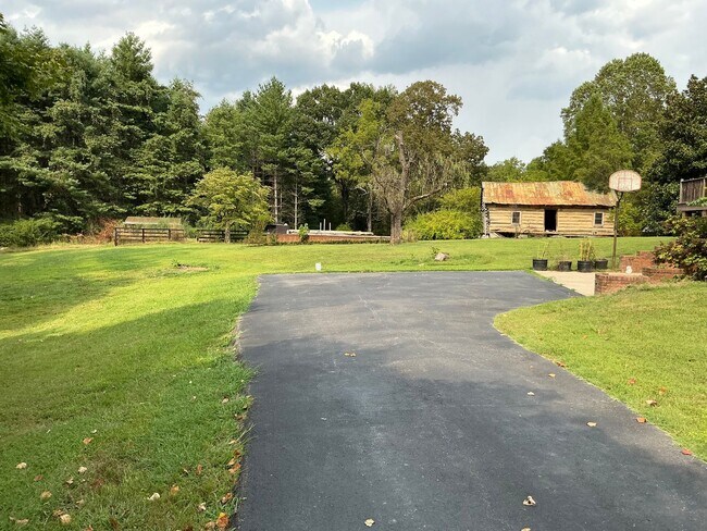 Building Photo - 735 Wiley Brown Rd