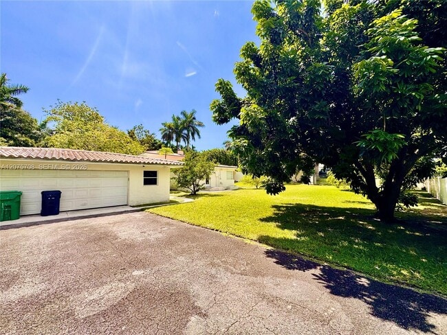 Building Photo - 8775 SW 53rd Ct