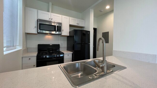 Building Photo - 46551 Linda Flora St