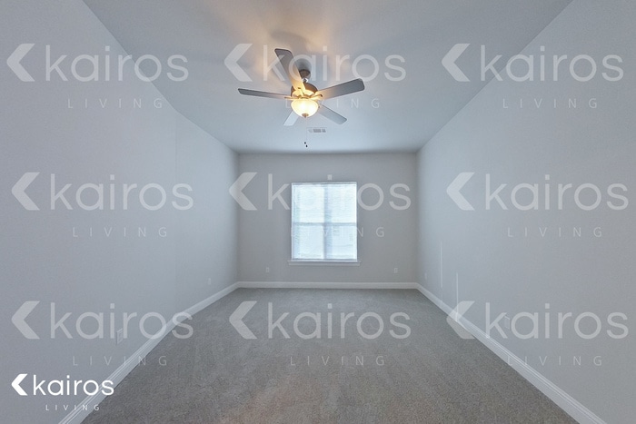 Building Photo - 4828 W Dacha Ln