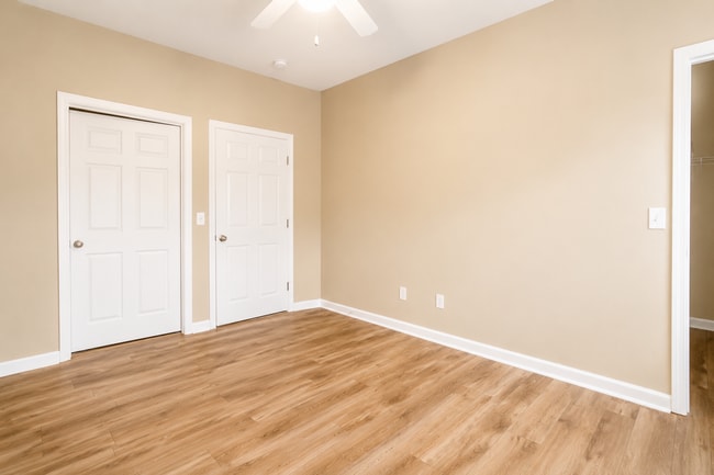 Building Photo - 899 Magnolia Ct