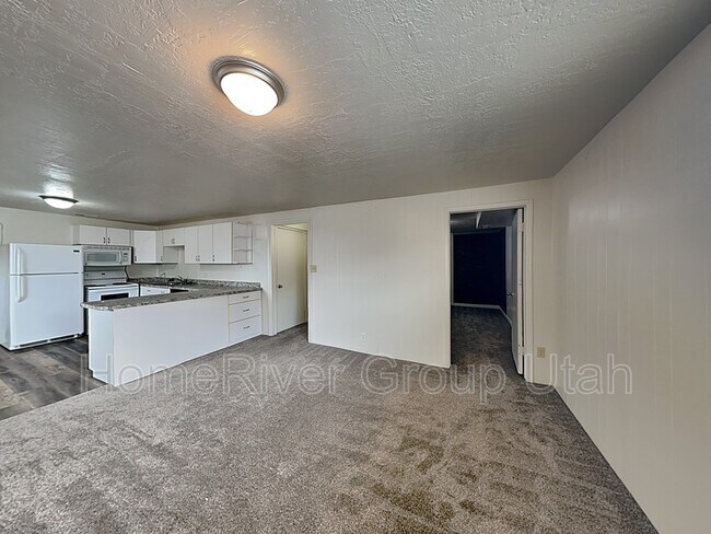 Building Photo - 233 Odell Lane 100 N