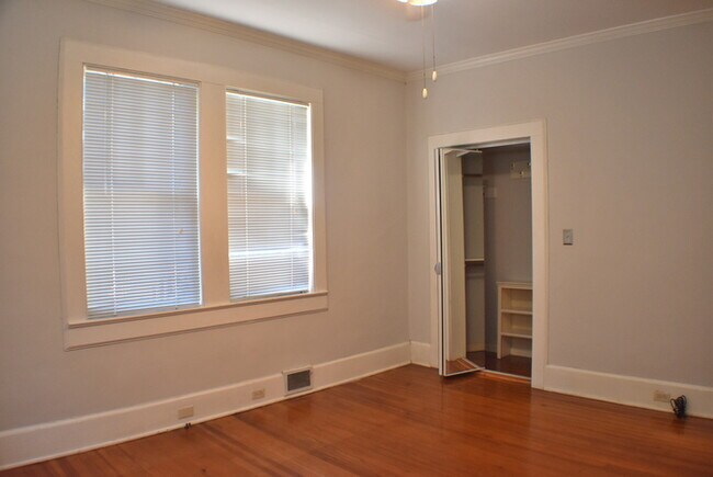 Building Photo - 2522 Blossom St