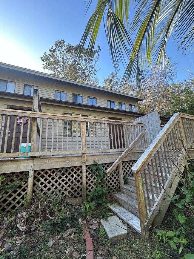 Building Photo - 2 story townhome bear CASCADES PARK w/ W/D