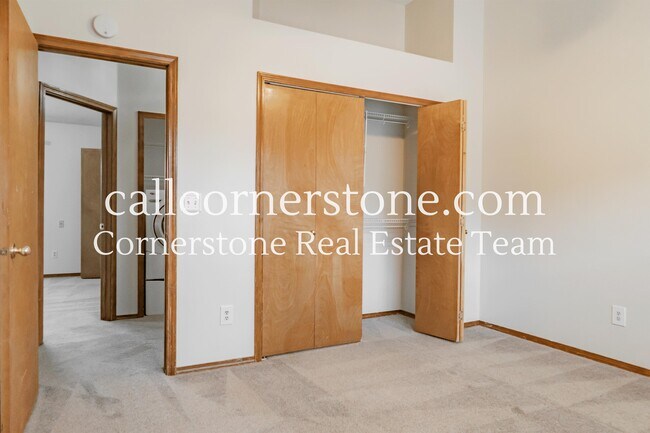 Building Photo - 630 Fernglen Ct