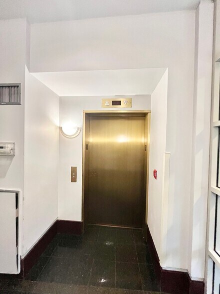 Building Photo - 6 Douglas Park