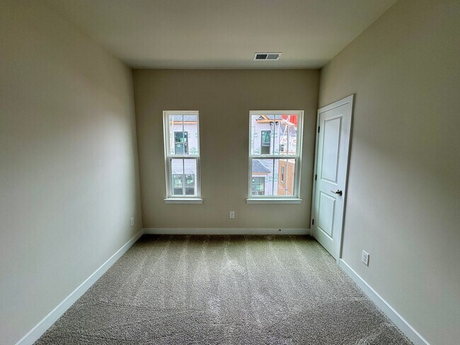 Building Photo - New Construction in Southend