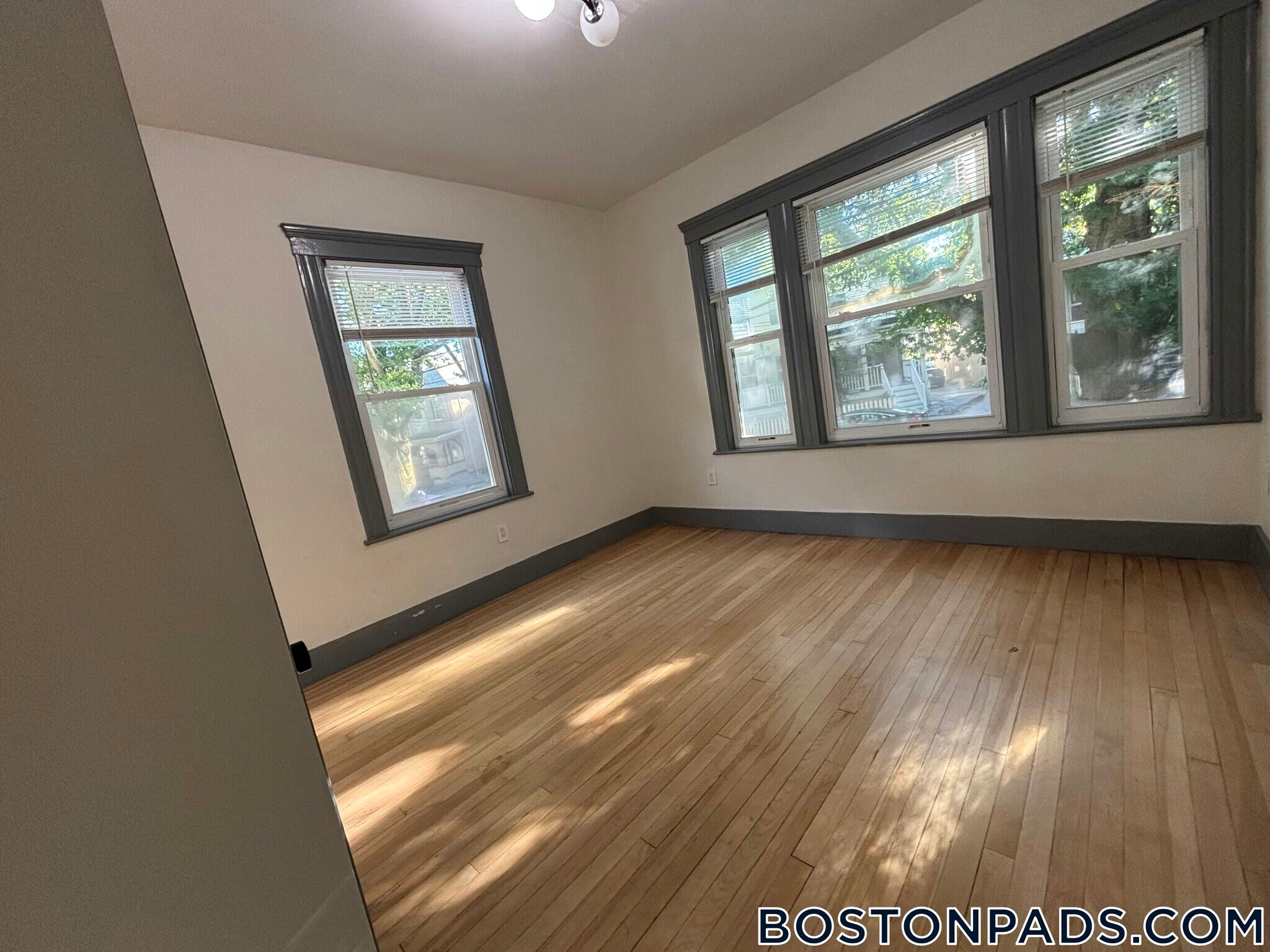 Building Photo - 41 Long Ave