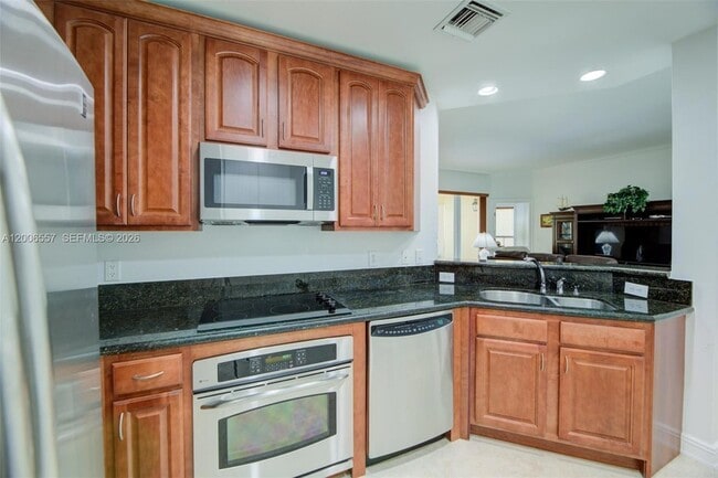 Building Photo - 16101 Emerald Estates Dr