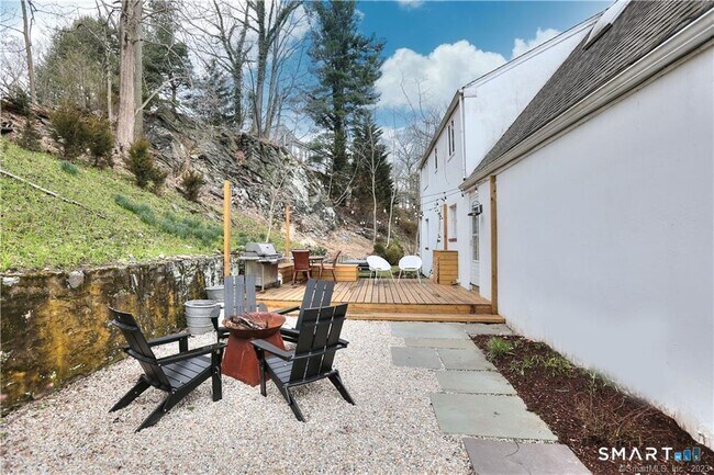 Building Photo - 28 Narrow Rocks Rd