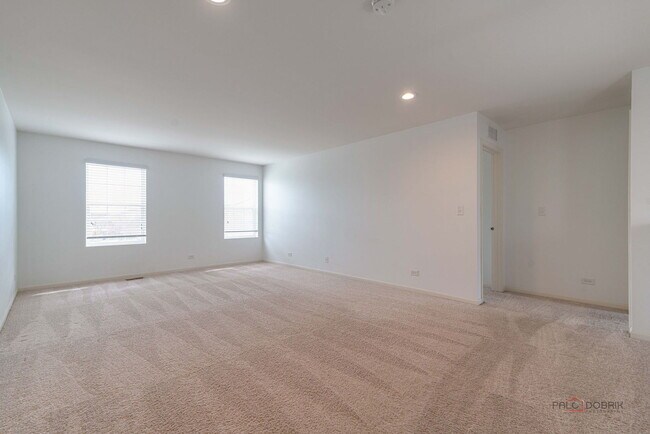 Building Photo - 202 Minuet Cir