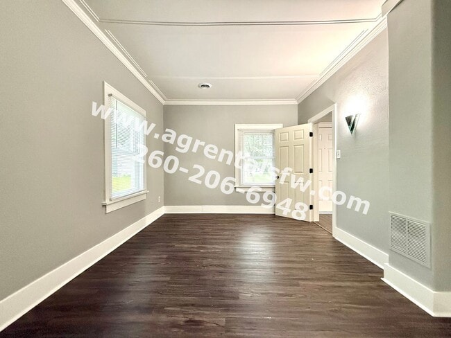 Building Photo - 1 Bedroom House