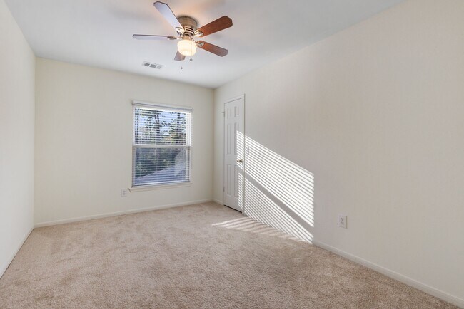 Building Photo - 59 Fire Flicker Pl