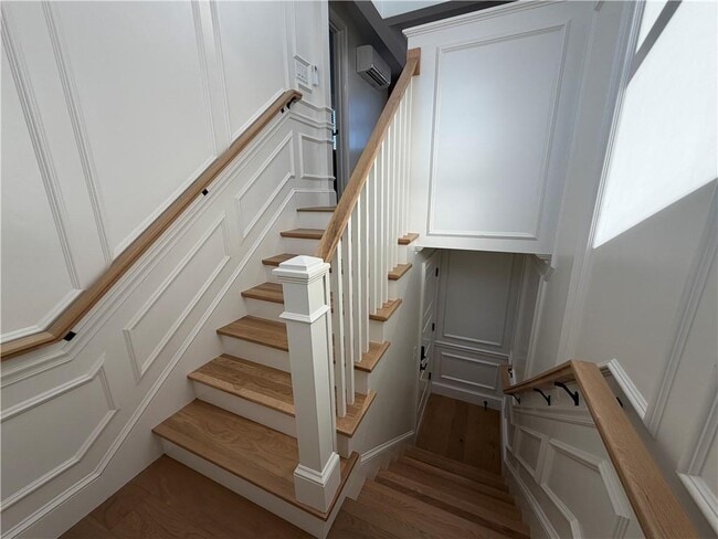 Building Photo - 7 Dearborn St