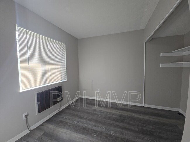 Building Photo - 834 Whitethorne Ave