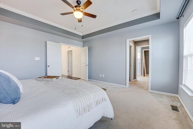 Building Photo - 317 Foxglove Way