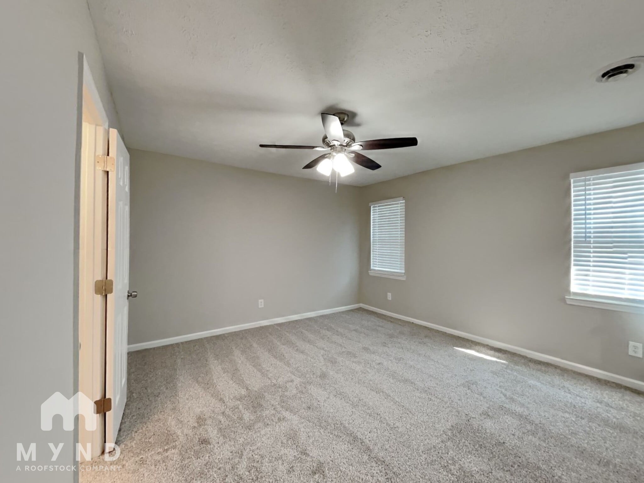 Building Photo - 461 Claircrest Dr