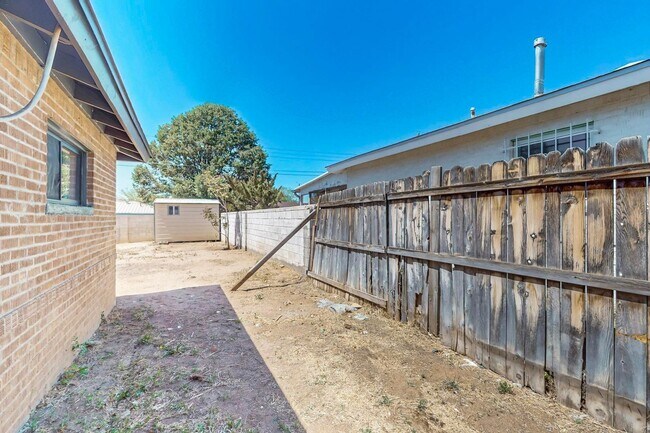 Primary Photo - 2227 Inez Dr NE