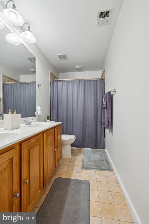 Building Photo - 4843 Montega Dr
