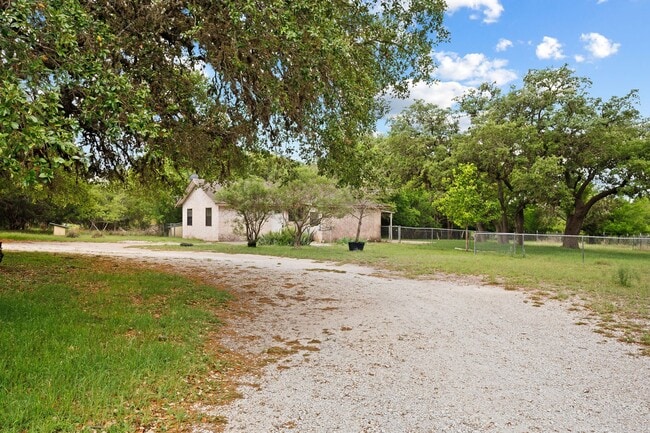 Building Photo - 9423 Aqua Dr