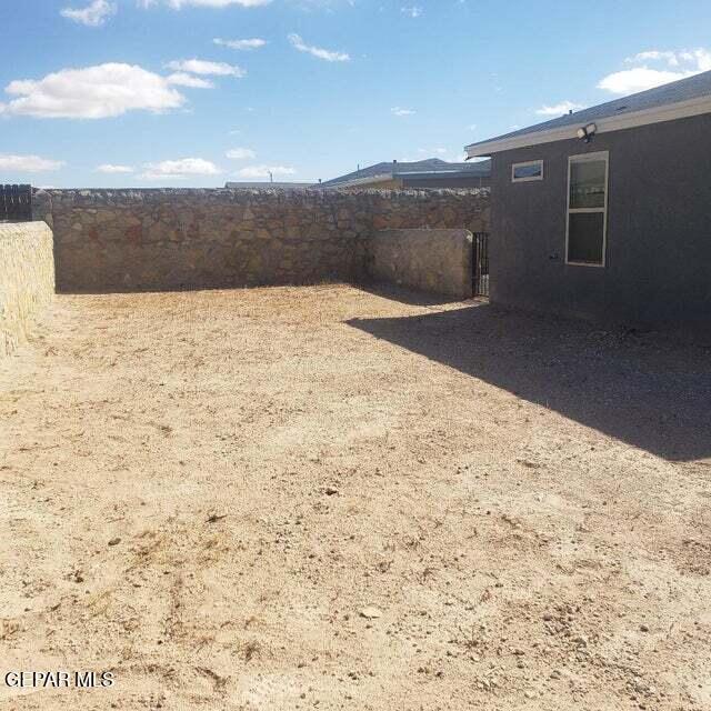 Building Photo - 14249 Paraiso Dr