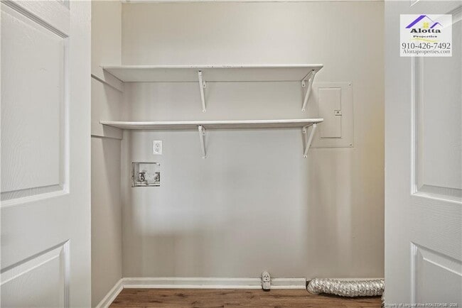 Building Photo - 6800 Willowbrook Dr