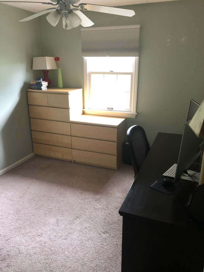 Bedroom #3 (used as office) - 233 London Towne Dr