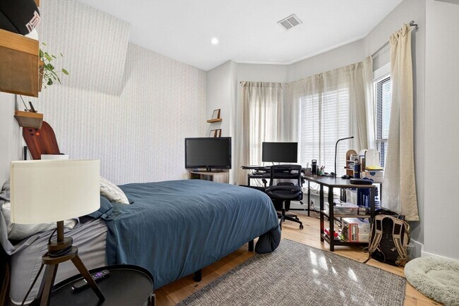 Building Photo - 18-20 Arlington St