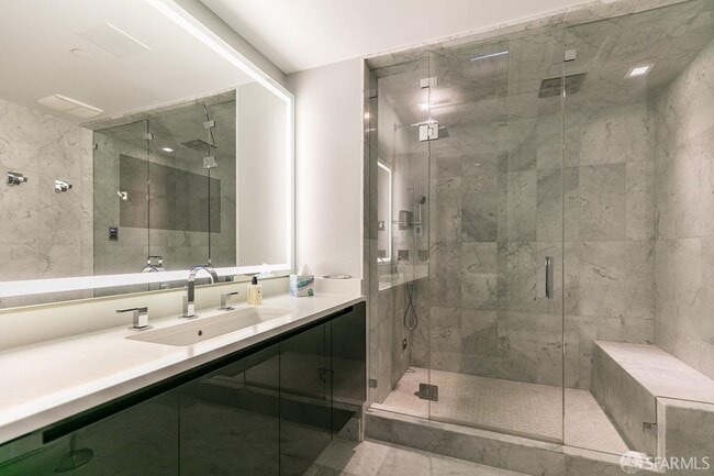 Building Photo - 333 Bush St