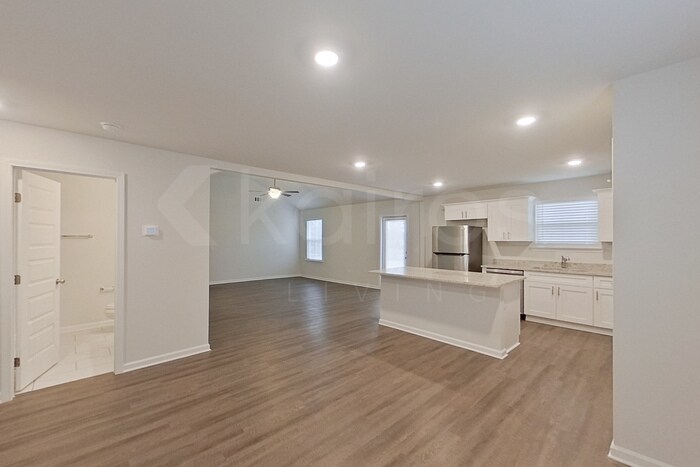 Building Photo - 114 Western Red Cedar Dr