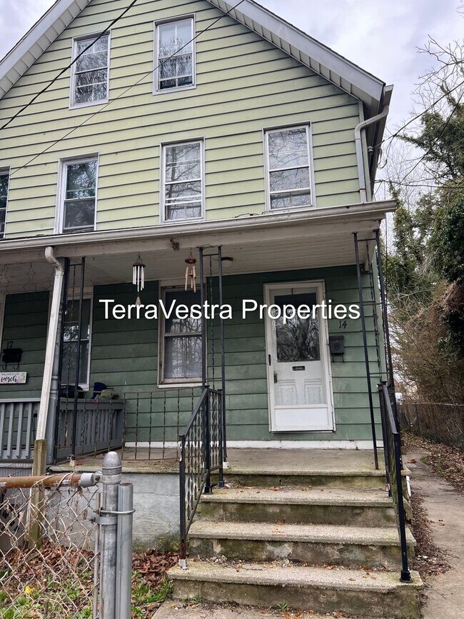 Building Photo - Great 3 Bed with a bonus room in Salem! Eligible for $500 Security Deposit.