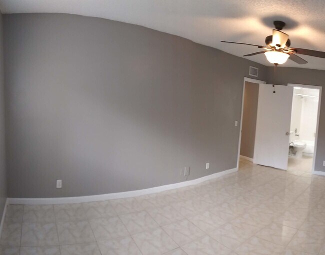 Building Photo - 522 Trace Cir