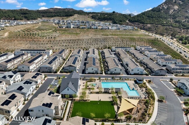 Building Photo - Bright 4-Bed, 2.5-Bath Home in Fallbrook’s Citro Community