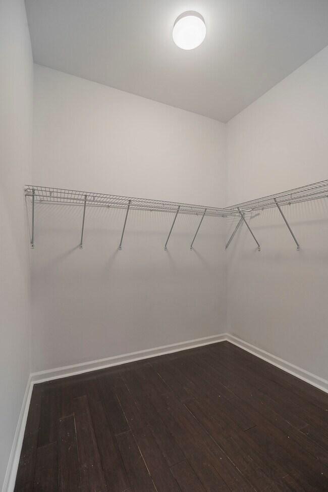 Building Photo - 1906 W 17th St