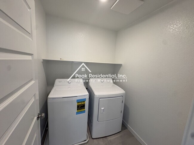 Building Photo - Brand New 4bd/2.5a Rancho Cordova Home With Loft-Must See!