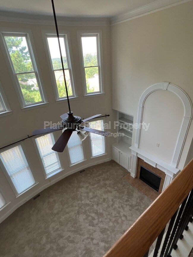 Building Photo - 5520 Viewpoint Ct