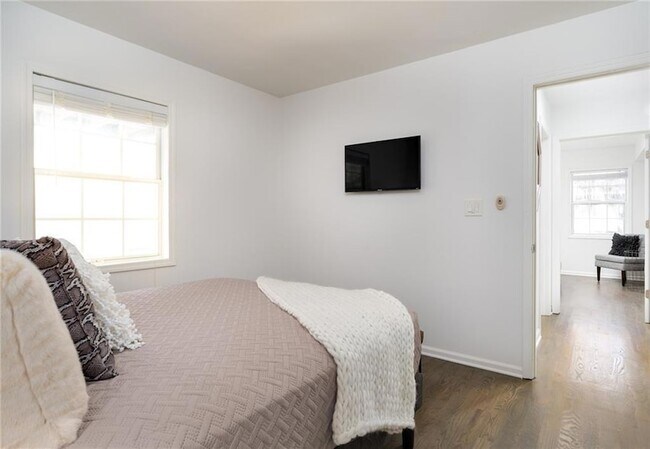Building Photo - 799 Verner St NW