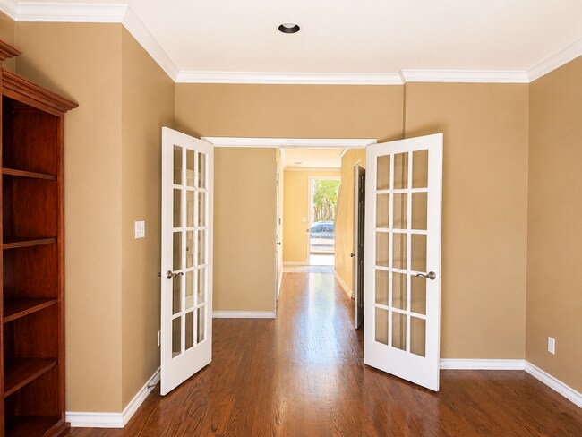 Building Photo - 6052 Portrush Dr