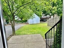 Building Photo - 17 Myrtle St