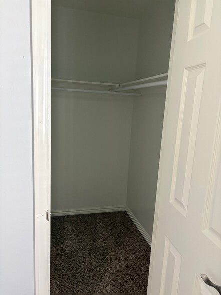 Building Photo - 7964 Chase Cir