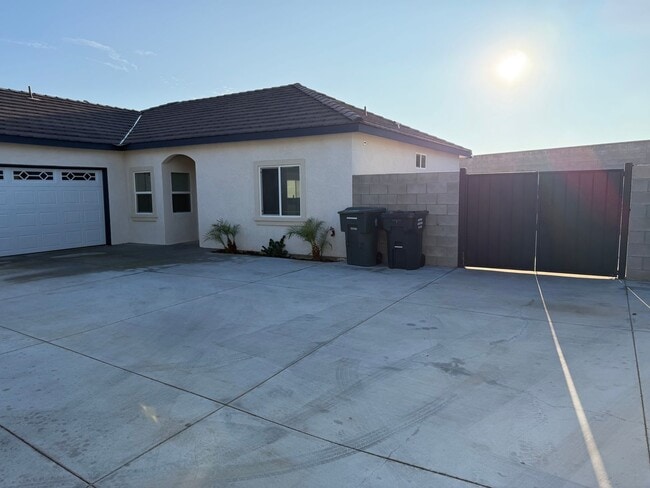 Building Photo - 4304 Sun Orchard Dr