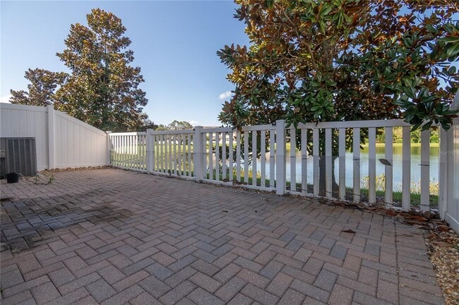 Building Photo - 12009 Greengate Dr