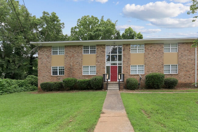 Building Photo - 1584 Line St