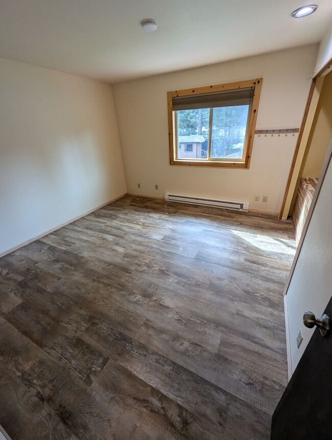 Building Photo - 8496 Thunder Mountain Rd