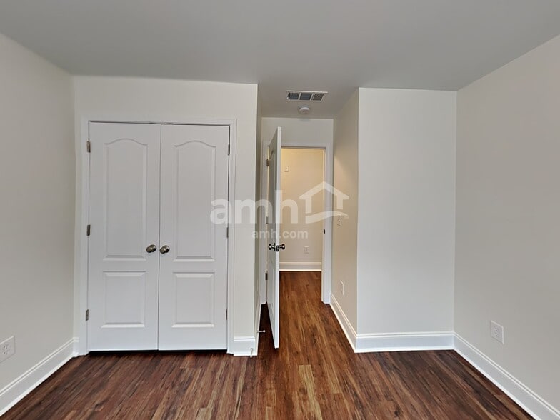 Building Photo - 113 Manous Drive