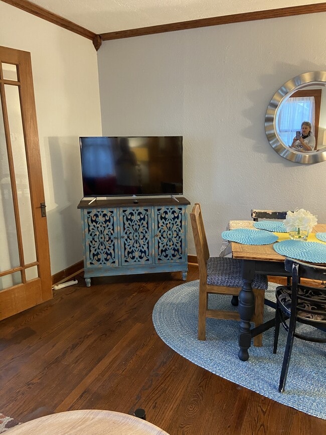 Building Photo - 321 E Duffy St