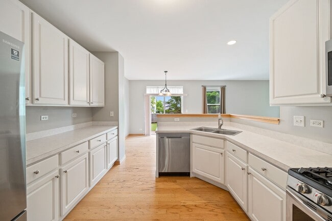 Building Photo - 2805 Overbeck Ln