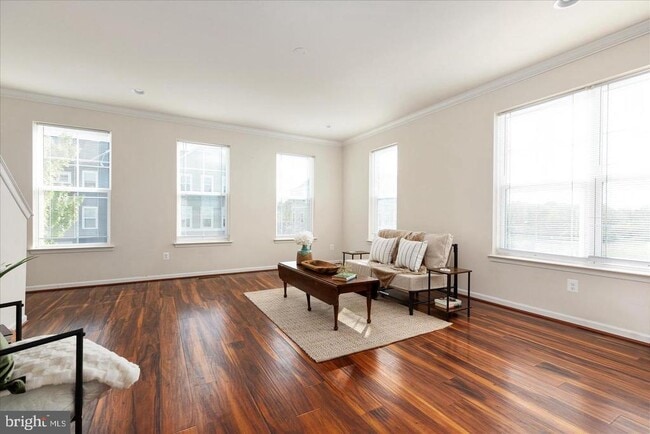 Building Photo - 109 Splendor Gdn Wy