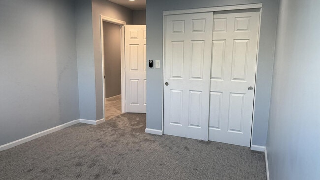 Building Photo - 6843 E Loma Land Dr